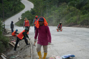 Perbaikan jalan patung lembuswana