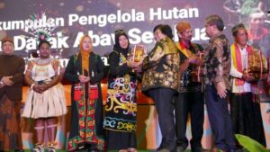 Misman dan Yayasan Ulin terima Kalpataru