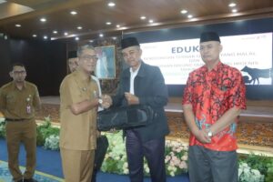 DPKH Kaltim salurkan bantuan peralatan potong kurban