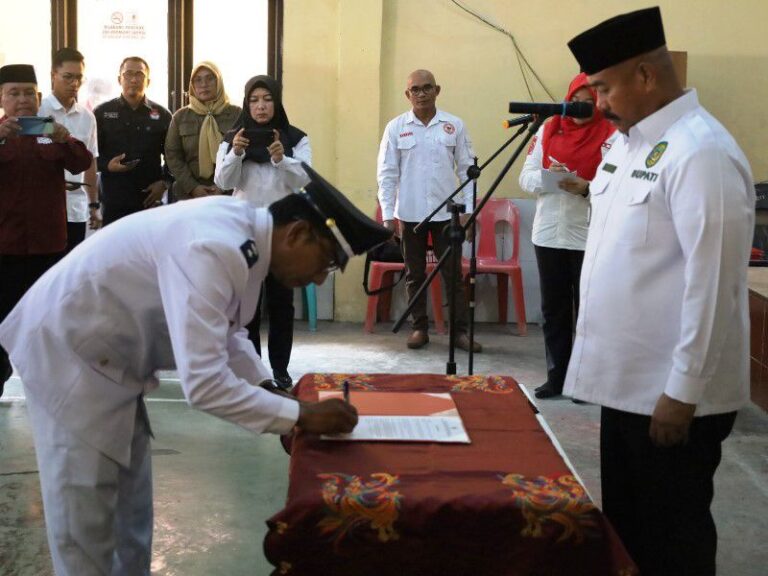adi sucipto kepala desa purwajaya